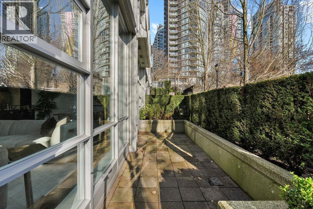 Th105 638 Beach Crescent, Vancouver, British Columbia  V6Z 3H6 - Photo 36 - R3089832