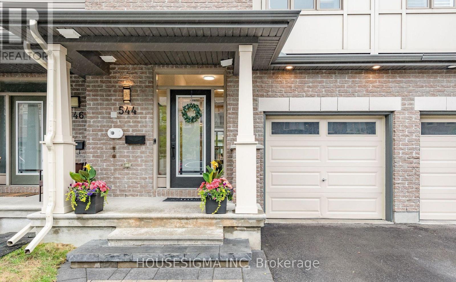 544 Rioja Street, Ottawa, Ontario  K2S 0V8 - Photo 2 - X12789742