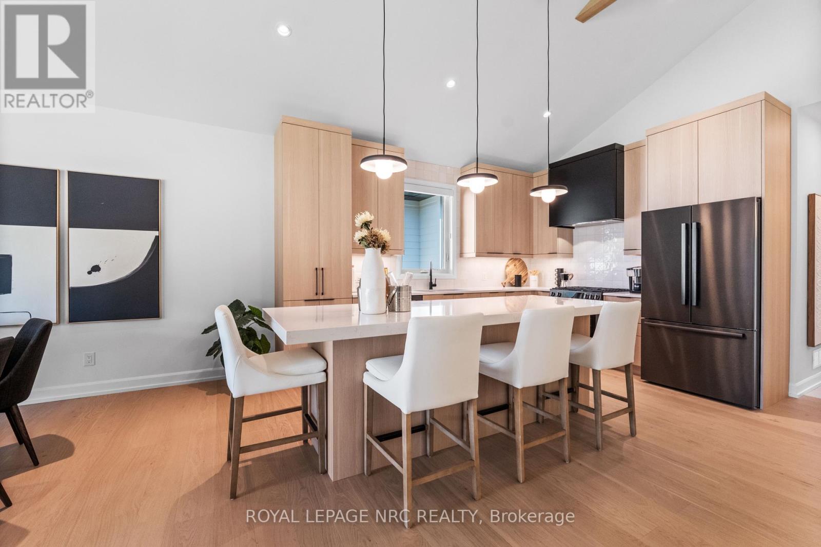 4 Page Street, Pelham, Ontario L3E 0X3 - Photo 8 - X12789740