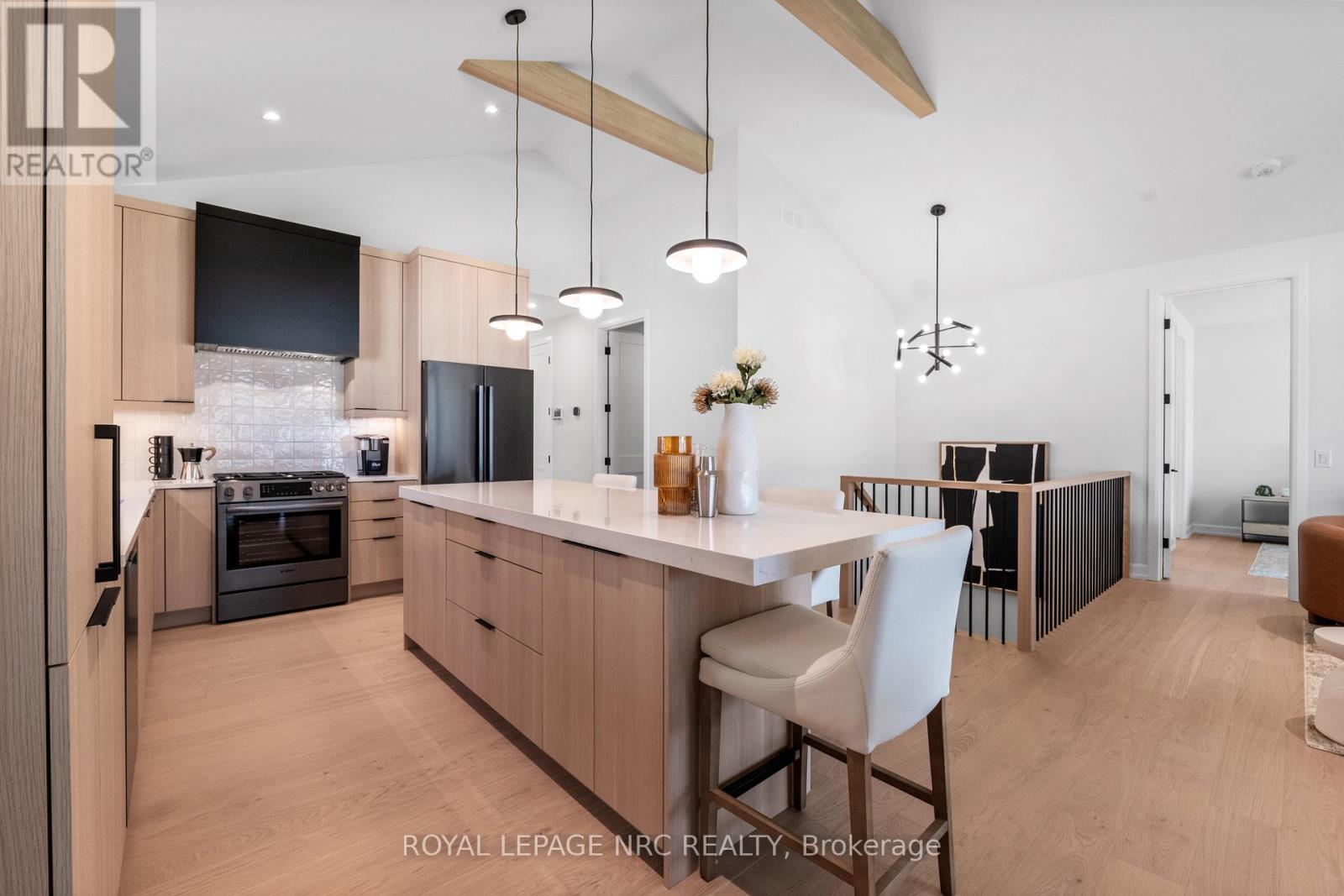 4 Page Street, Pelham, Ontario L3E 0X3 - Photo 9 - X12789740