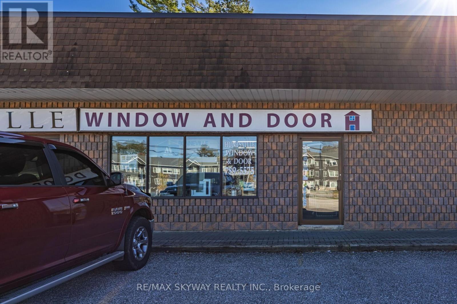 233 Highway 60, Huntsville, Ontario  P1H 1C2 - Photo 12 - X12789462