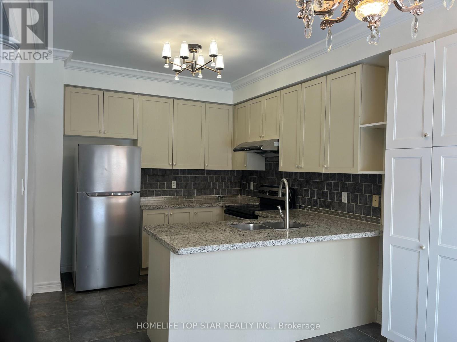 6 Maybole Road, Markham (Greensborough), Ontario  L6E 1Y7 - Photo 3 - N12779636