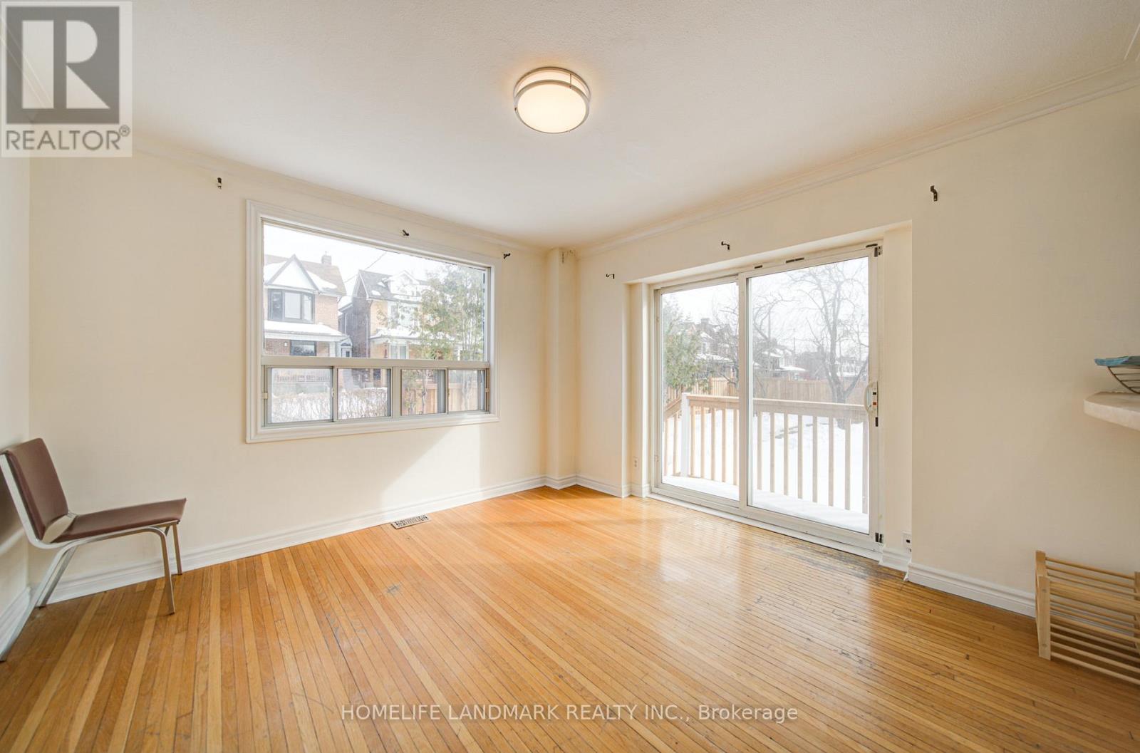 880 Shaw Street, Toronto, Ontario  M6G 3M2 - Photo 10 - W12789756