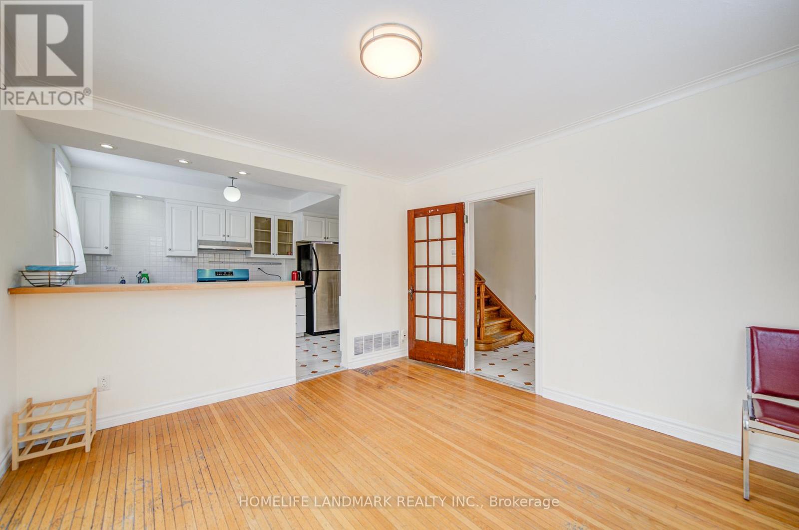 880 Shaw Street, Toronto, Ontario  M6G 3M2 - Photo 11 - W12789756