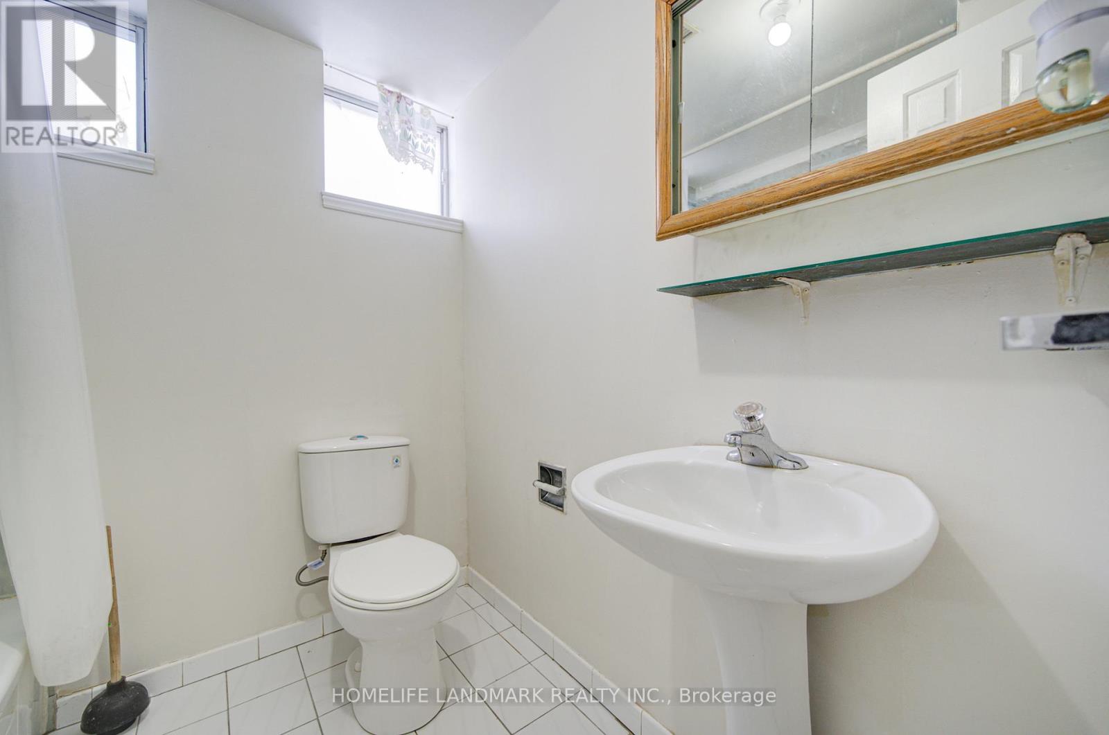 880 Shaw Street, Toronto, Ontario  M6G 3M2 - Photo 39 - W12789756