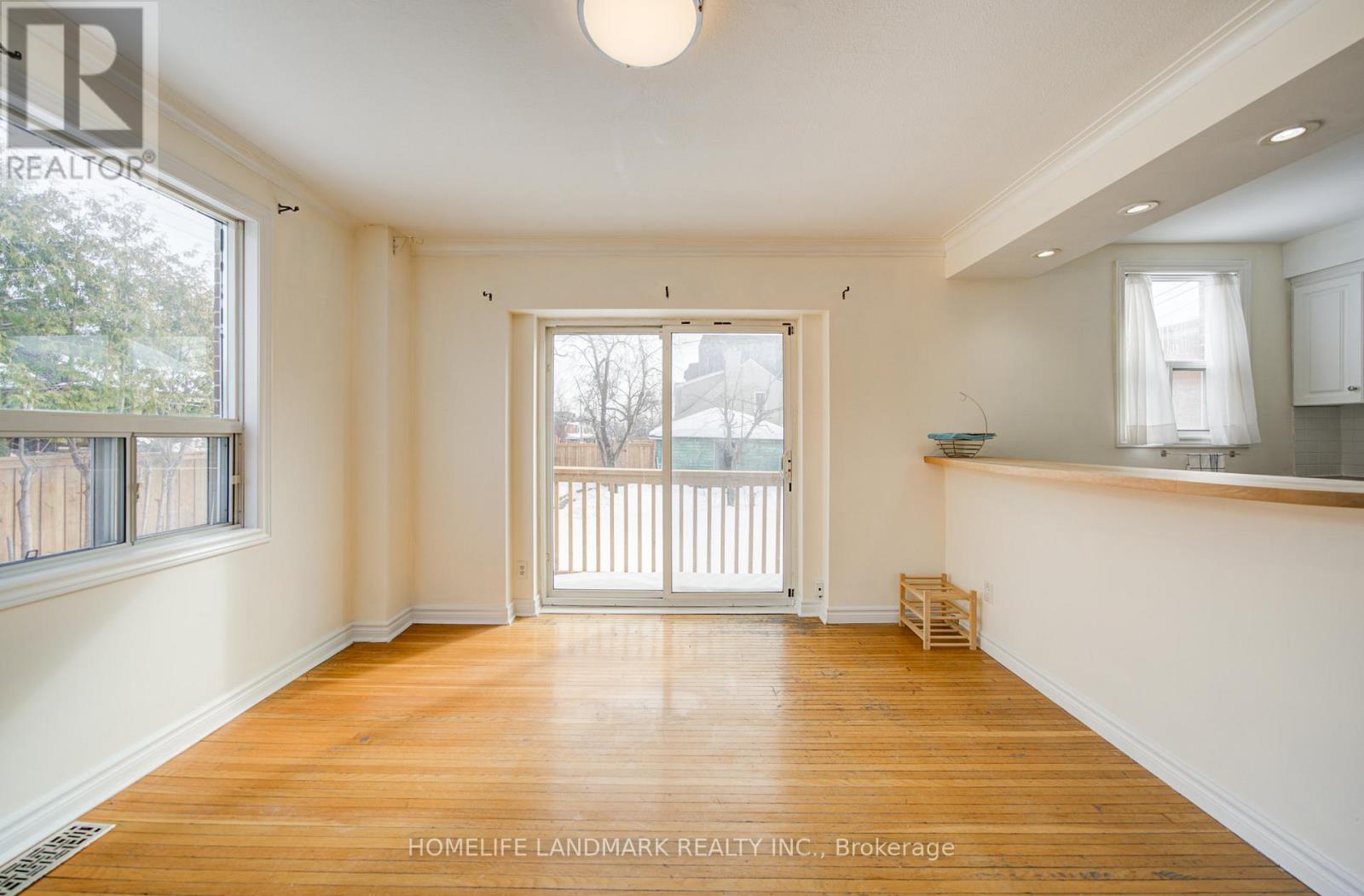 880 Shaw Street, Toronto, Ontario  M6G 3M2 - Photo 9 - W12789756