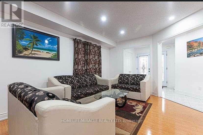 45 Newark Way, Brampton, Ontario  L7A 2W8 - Photo 4 - W12789766