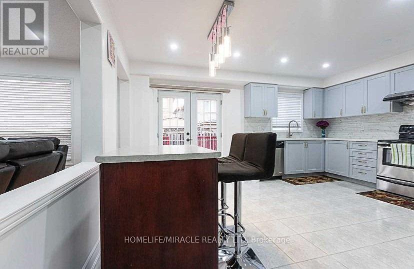 45 Newark Way, Brampton, Ontario  L7A 2W8 - Photo 6 - W12789766