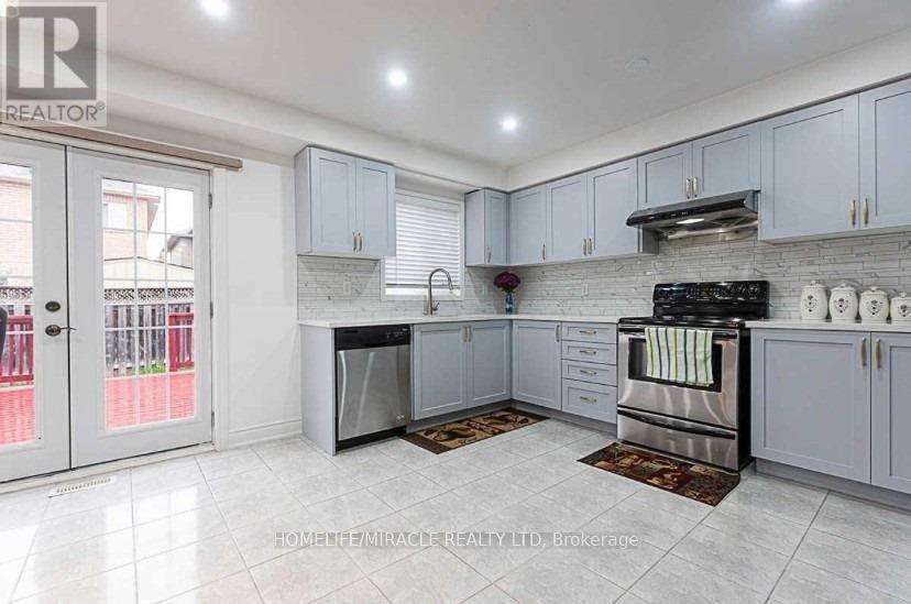 45 Newark Way, Brampton, Ontario  L7A 2W8 - Photo 7 - W12789766