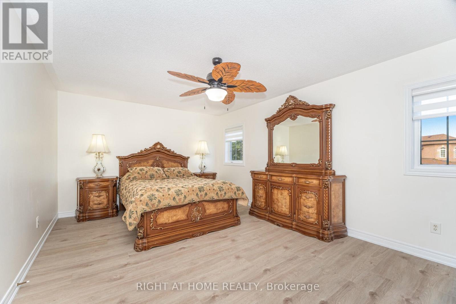 2 Melrose Gardens, Brampton, Ontario  L7A 1J7 - Photo 23 - W12789770