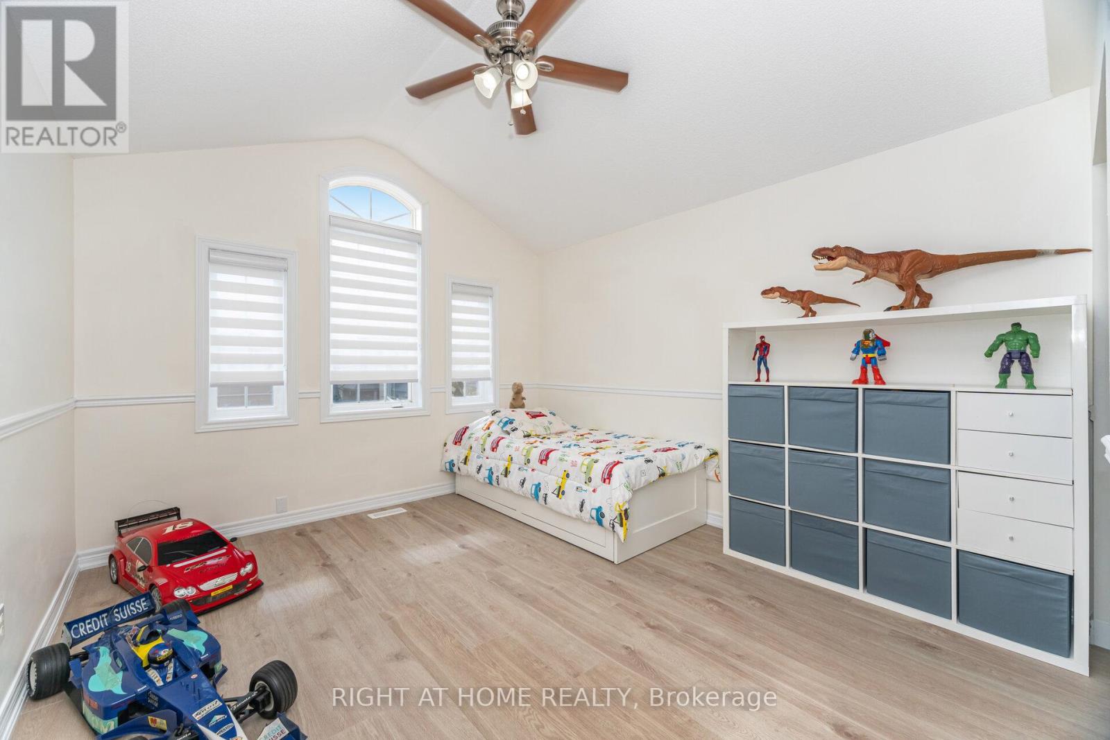 2 Melrose Gardens, Brampton, Ontario  L7A 1J7 - Photo 27 - W12789770