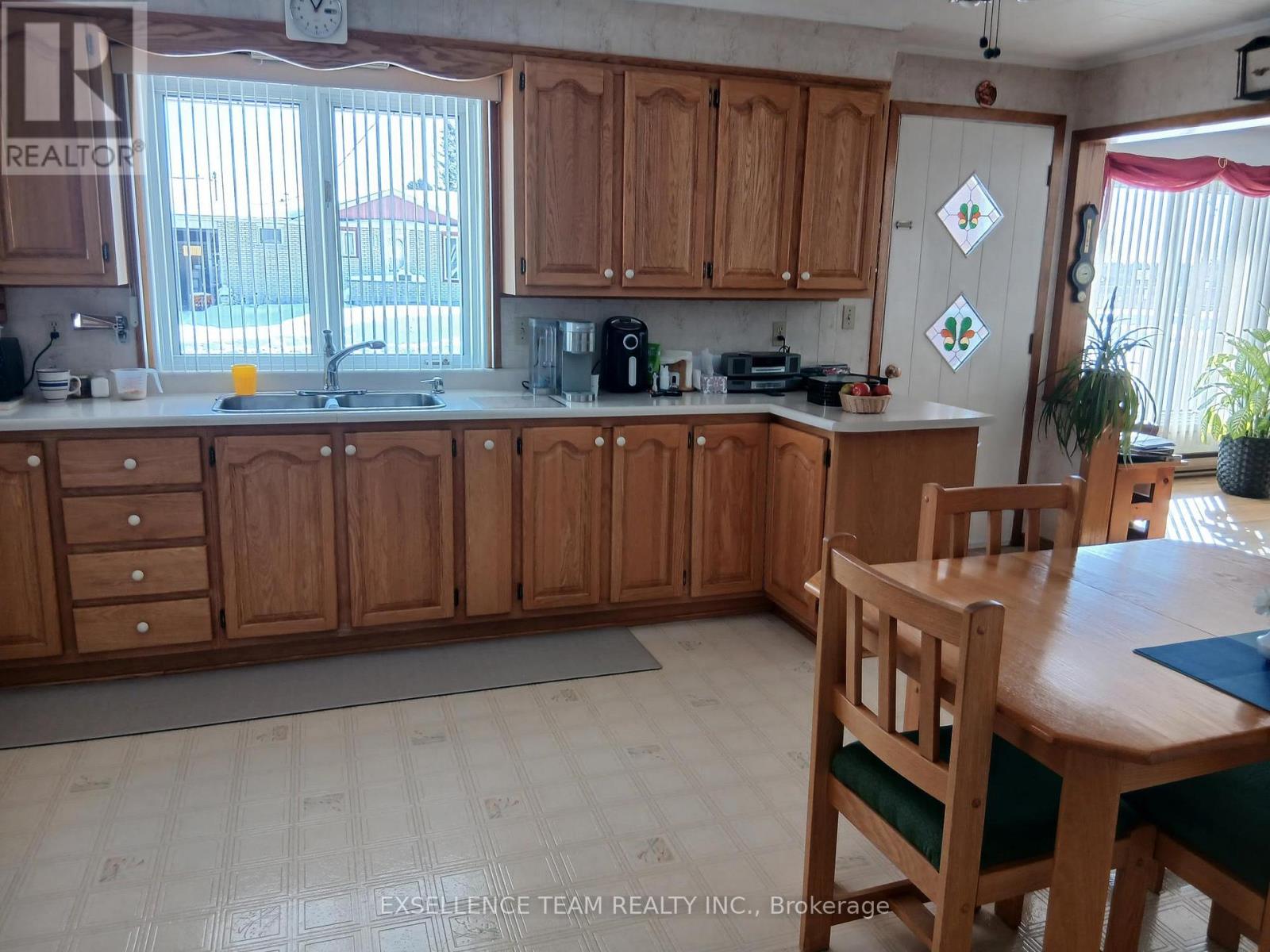 91 Victoria Street W, North Glengarry, Ontario  K0C 1A0 - Photo 3 - X12788772