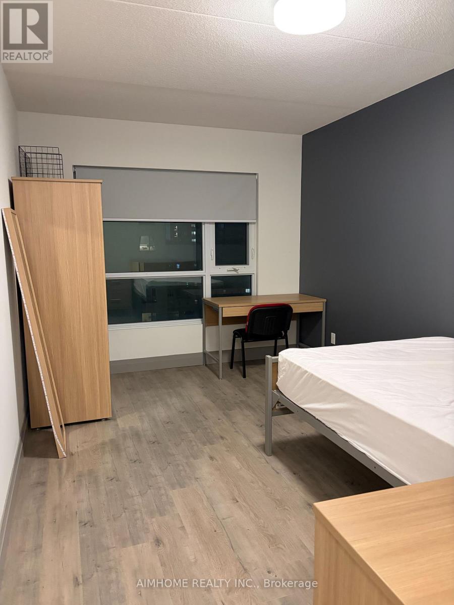 250 Phillip Street, Waterloo, Ontario  N2L 0C9 - Photo 2 - X12789750