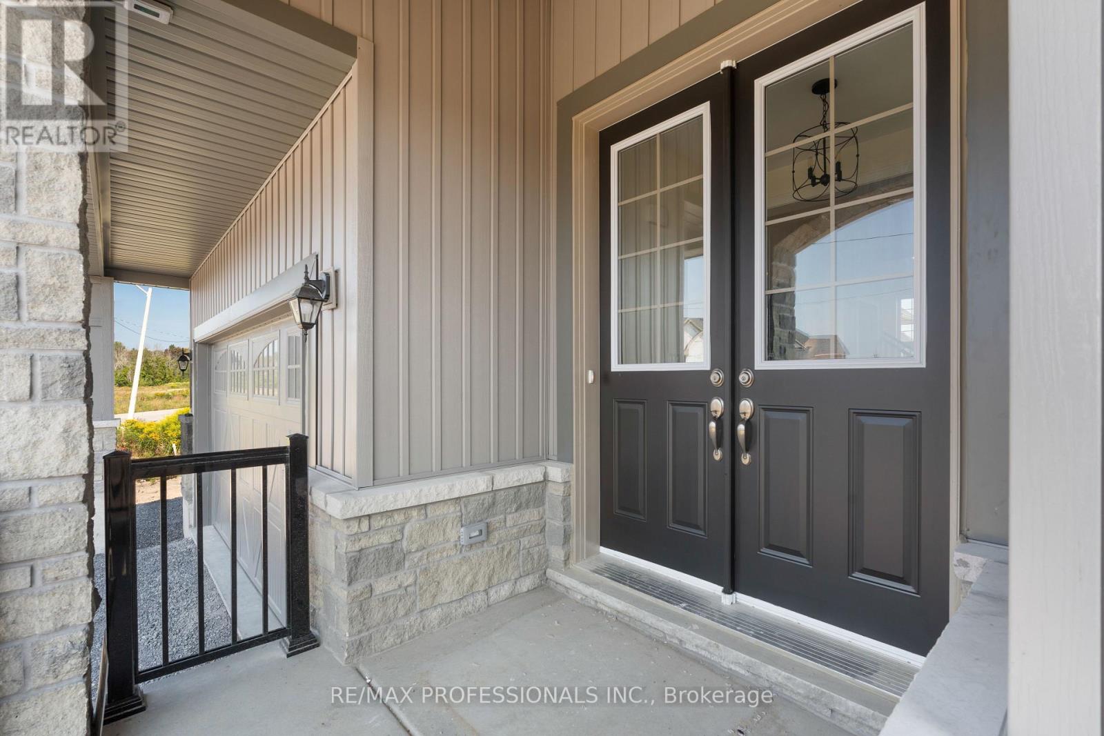 11 Blue Heron Drive, Quinte West, Ontario  K0K 1L0 - Photo 2 - X12789764