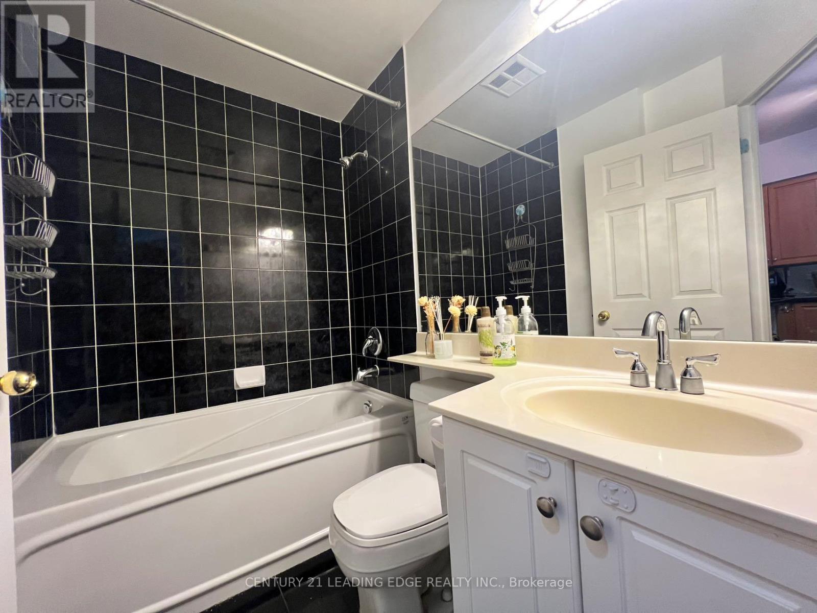 2505 Master Br - 7 Lorraine Drive, Toronto, Ontario  M2N 7H2 - Photo 16 - C12779822