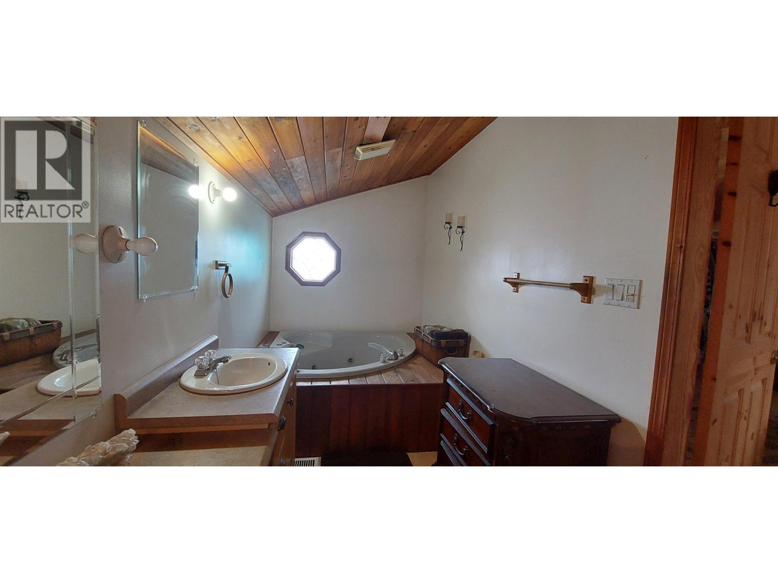 1910 Otter Road, Chilcotin, British Columbia  V0L 1R0 - Photo 18 - R3089913