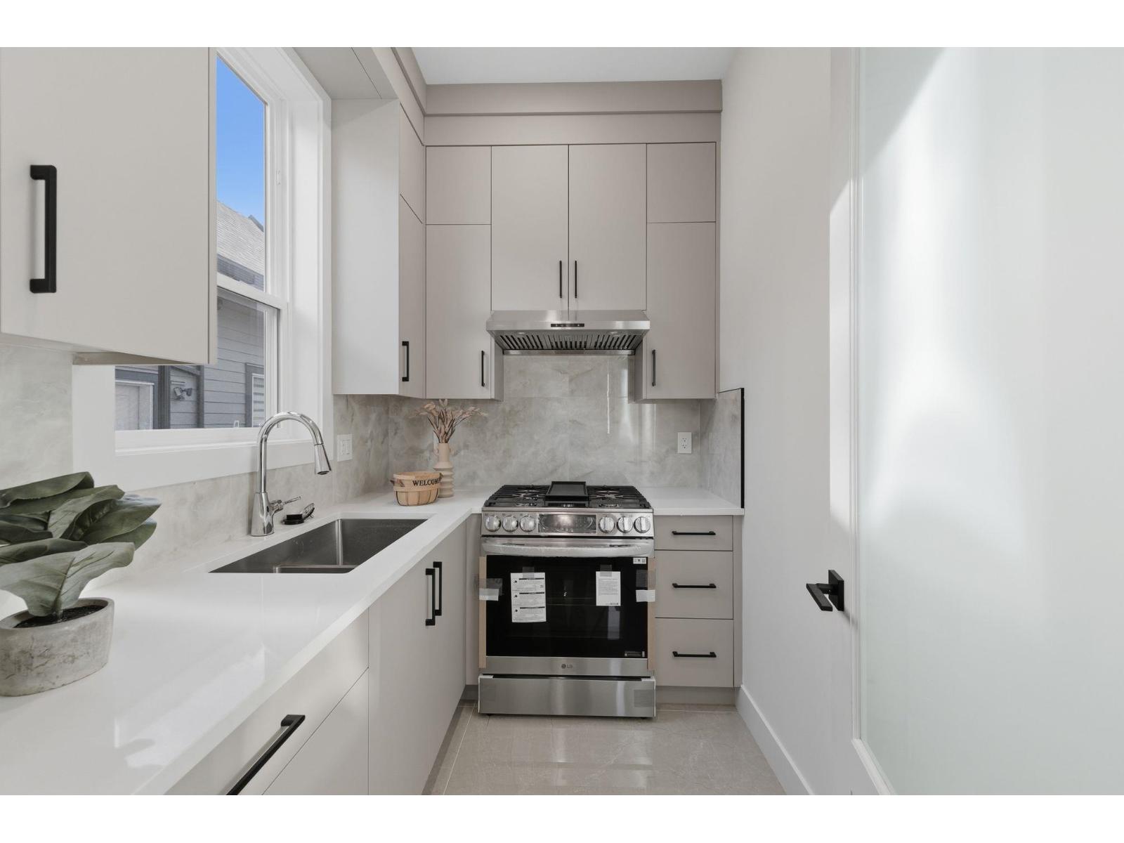 8233 114 Street, Delta, British Columbia  V4C 5J4 - Photo 11 - R3088595