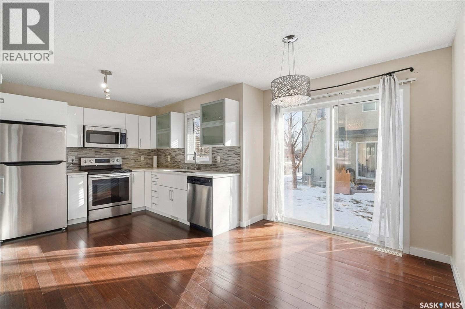 241 245 Ashworth Crescent, Saskatoon, Saskatchewan  S7T 0P2 - Photo 10 - SK028590