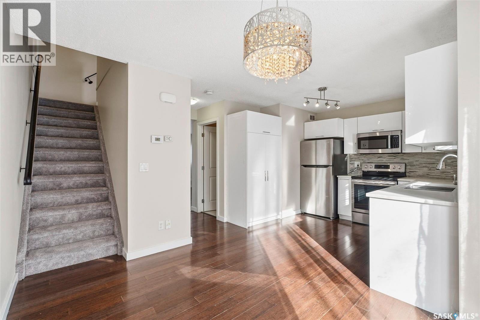 241 245 Ashworth Crescent, Saskatoon, Saskatchewan  S7T 0P2 - Photo 11 - SK028590