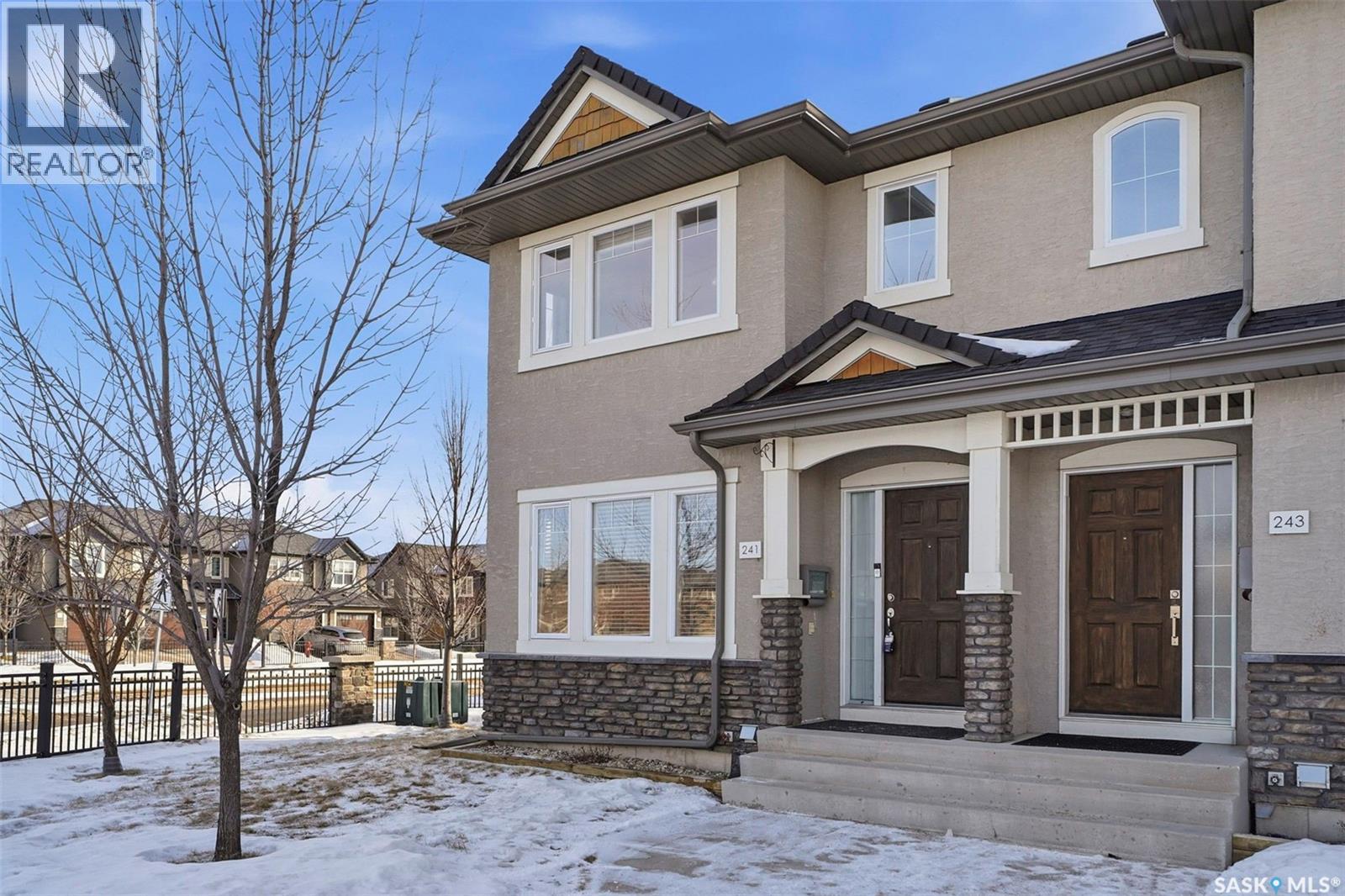 241 245 Ashworth Crescent, Saskatoon, Saskatchewan  S7T 0P2 - Photo 2 - SK028590