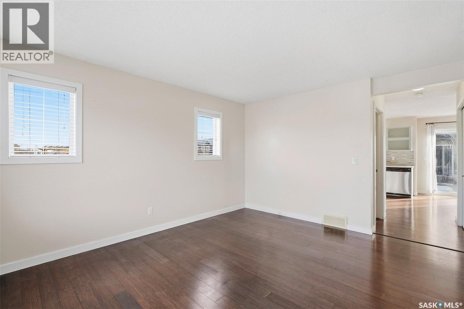 241 245 Ashworth Crescent, Saskatoon, Saskatchewan  S7T 0P2 - Photo 5 - SK028590