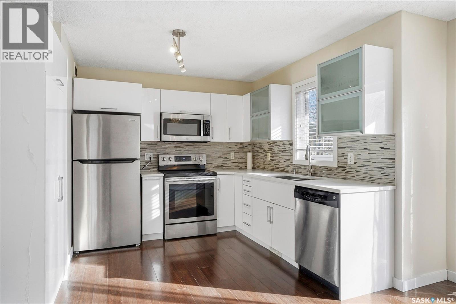 241 245 Ashworth Crescent, Saskatoon, Saskatchewan  S7T 0P2 - Photo 7 - SK028590