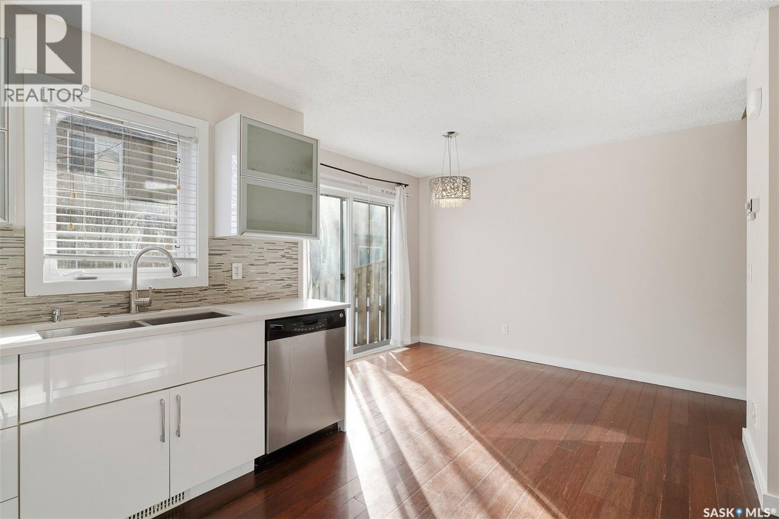 241 245 Ashworth Crescent, Saskatoon, Saskatchewan  S7T 0P2 - Photo 9 - SK028590