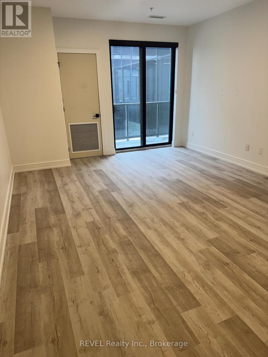 210 - 300b Fourth Avenue, St. Catharines, Ontario L2S 0E6 - Photo 10 - X12789800