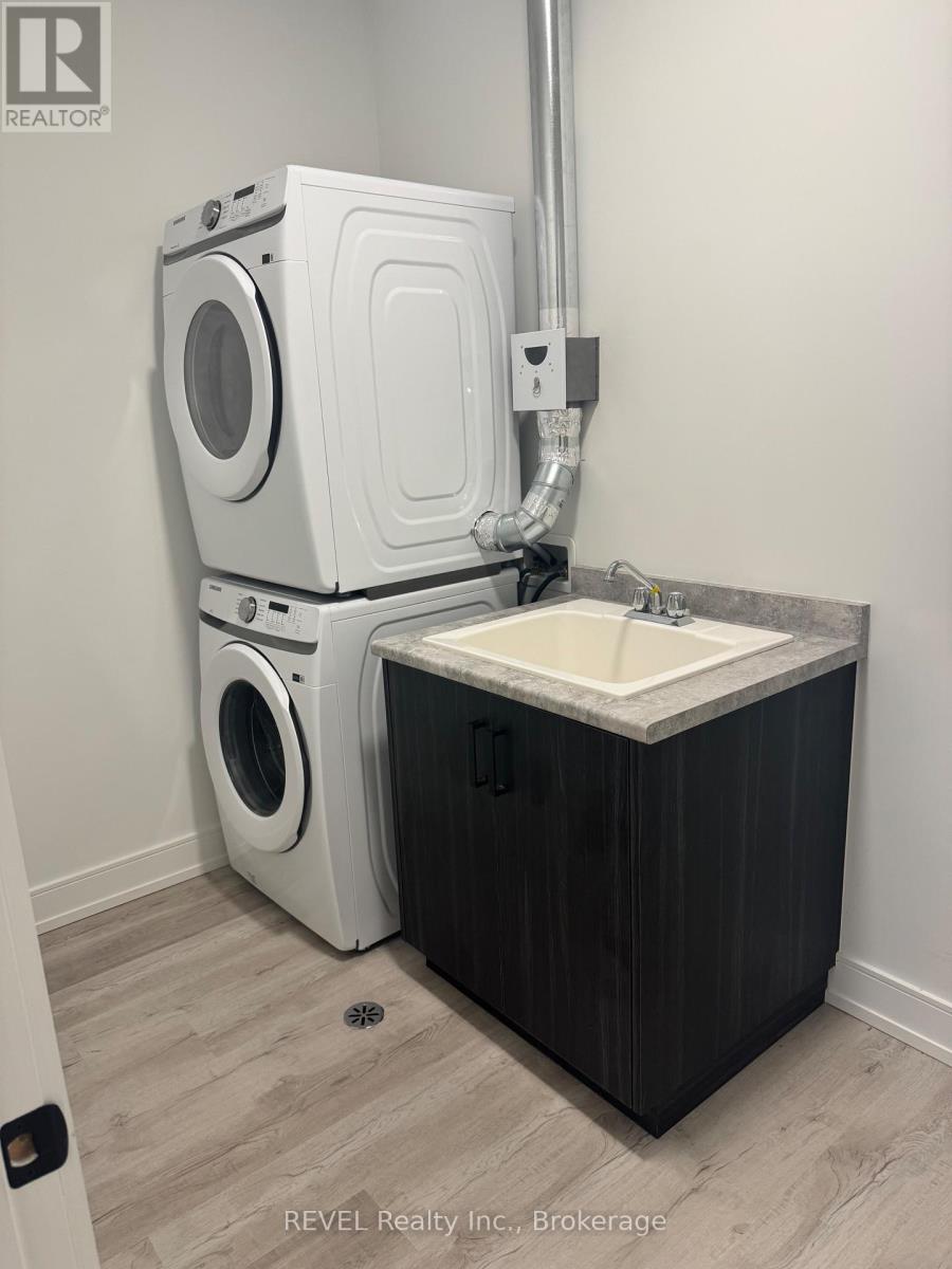 210 - 300b Fourth Avenue, St. Catharines, Ontario L2S 0E6 - Photo 18 - X12789800