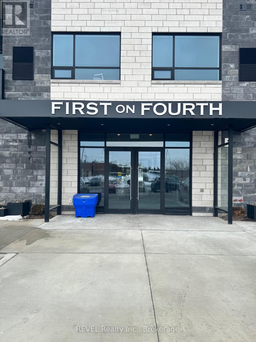 210 - 300b Fourth Avenue, St. Catharines, Ontario L2S 0E6 - Photo 2 - X12789800