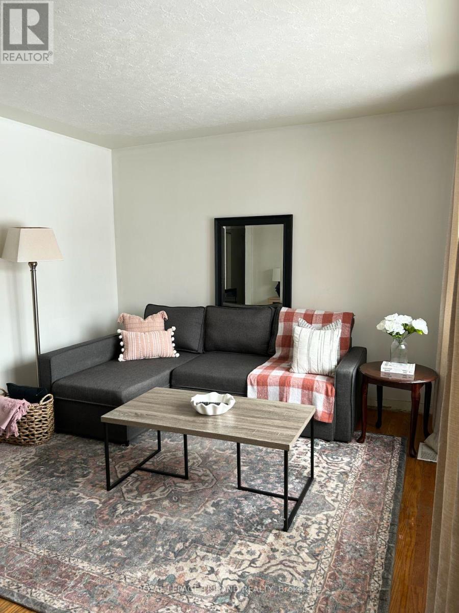 Photo 4 of 20 for 154 Ross Avenue