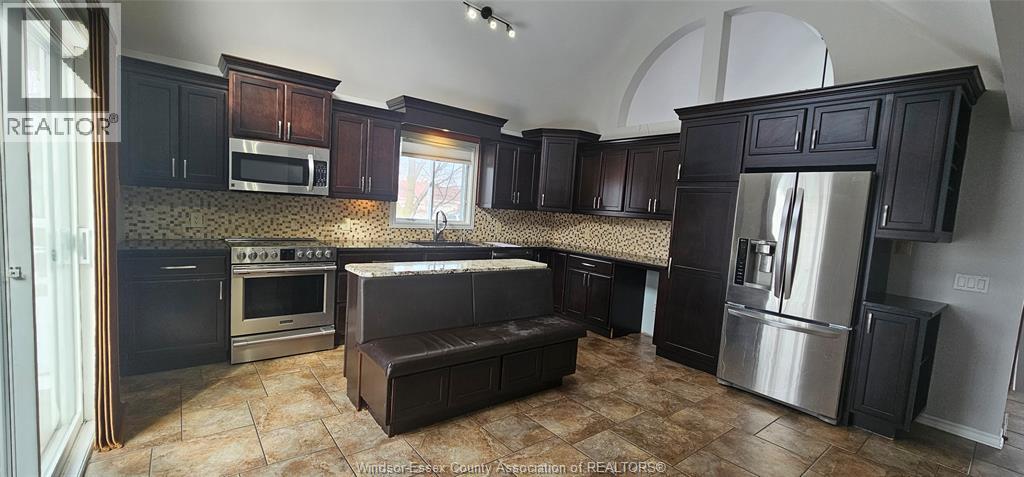 2005 Shawnee, Tecumseh, Ontario  N8N 4P5 - Photo 8 - 26003149