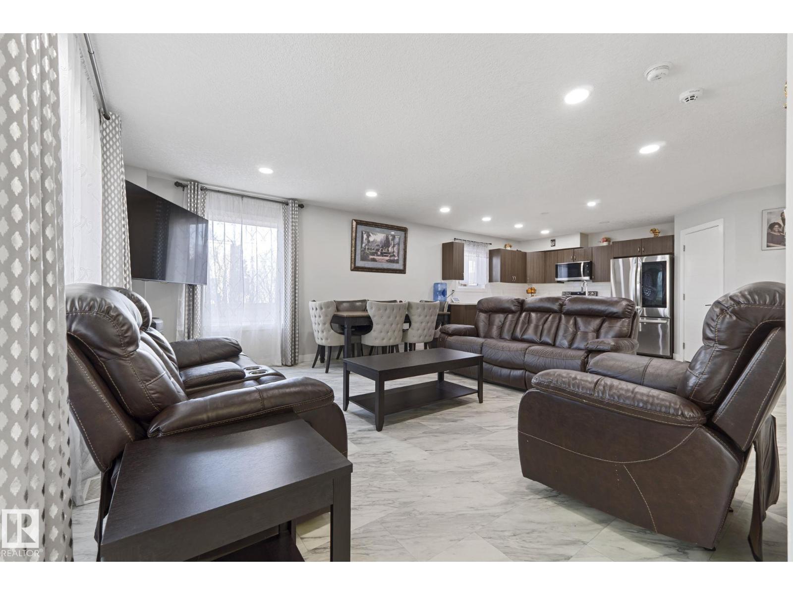 8955 150 St Nw, Edmonton, Alberta  T5R 1E6 - Photo 5 - E4473623