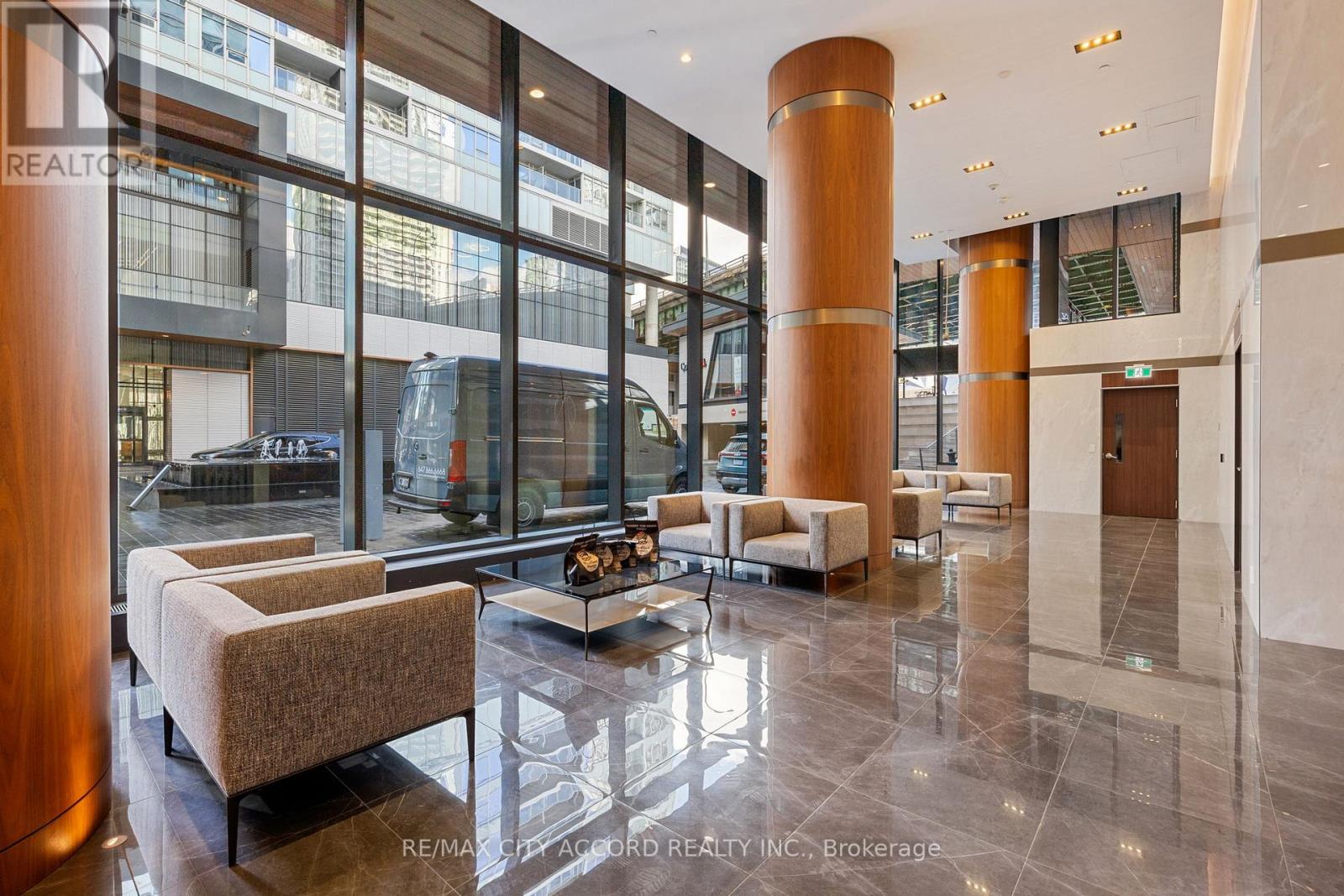 2015 - 17 Bathurst Street, Toronto, Ontario  M5V 0N1 - Photo 1 - C12789822