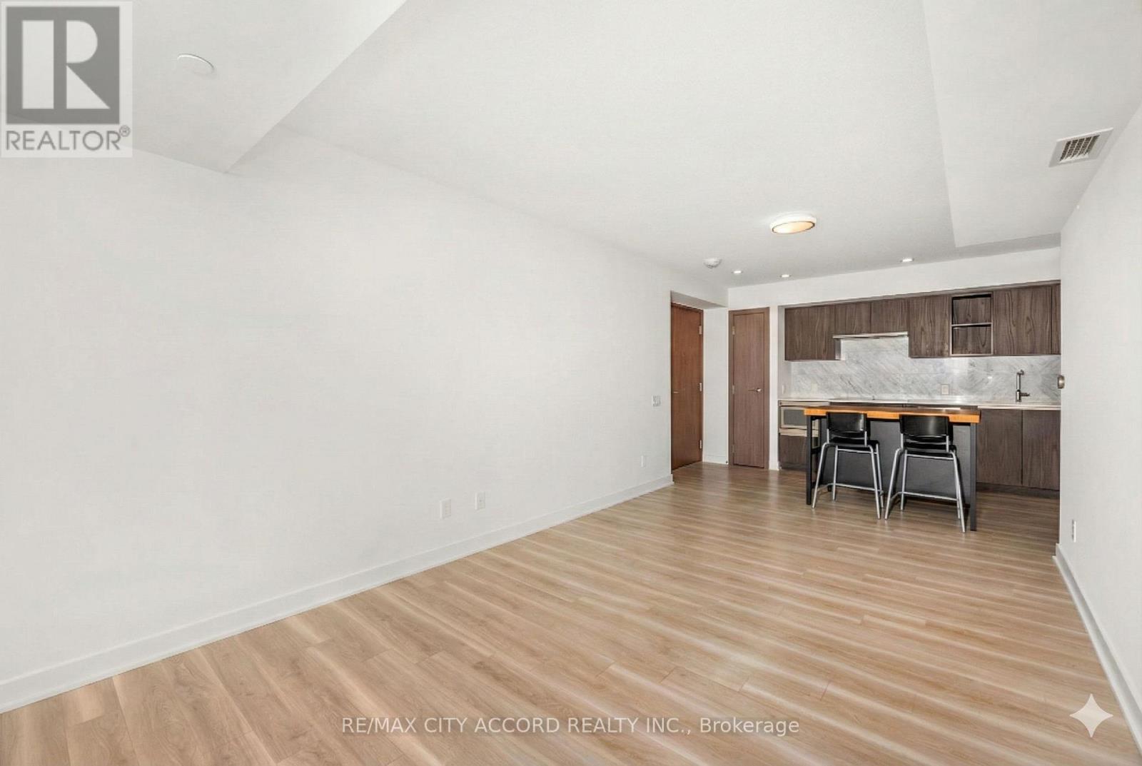 2015 - 17 Bathurst Street, Toronto, Ontario  M5V 0N1 - Photo 10 - C12789822