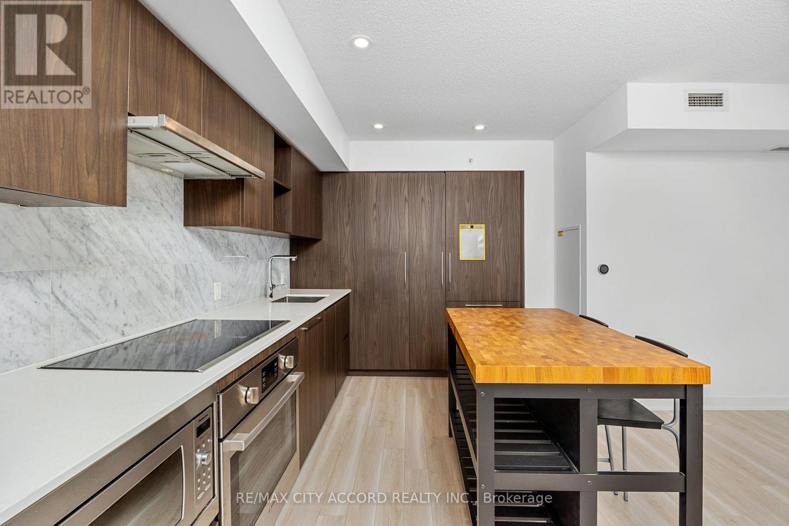 2015 - 17 Bathurst Street, Toronto, Ontario  M5V 0N1 - Photo 21 - C12789822