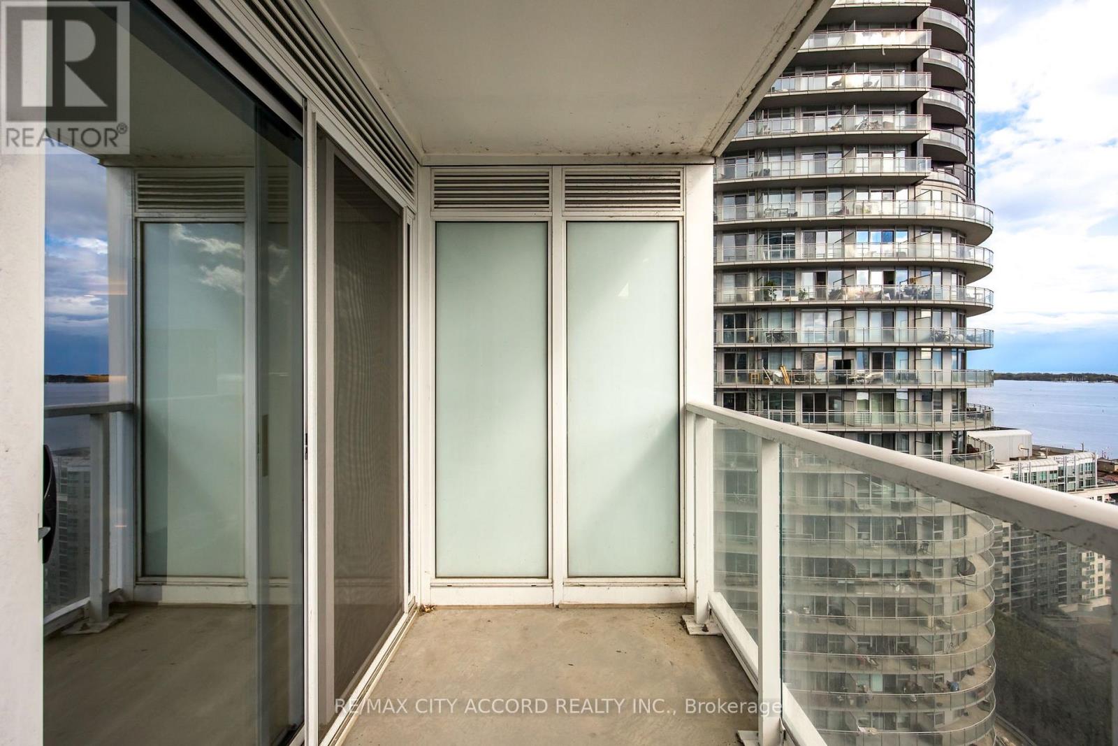 2015 - 17 Bathurst Street, Toronto, Ontario  M5V 0N1 - Photo 23 - C12789822