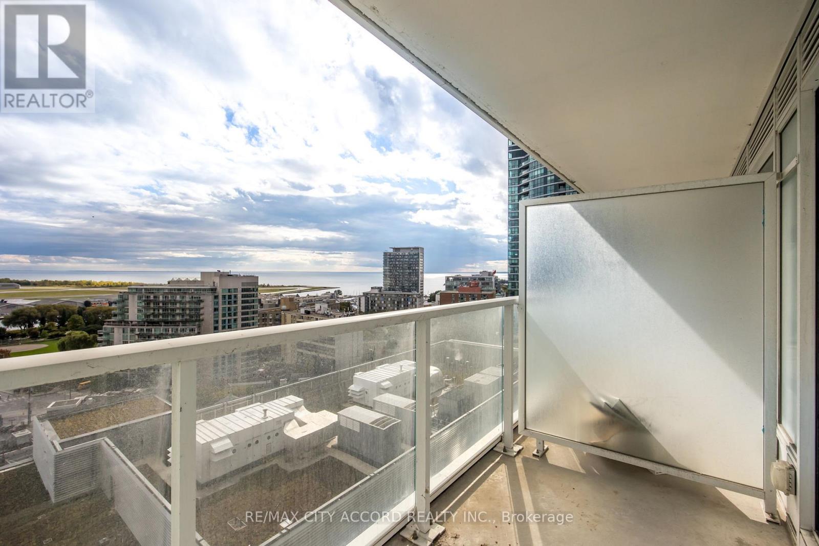 2015 - 17 Bathurst Street, Toronto, Ontario  M5V 0N1 - Photo 24 - C12789822