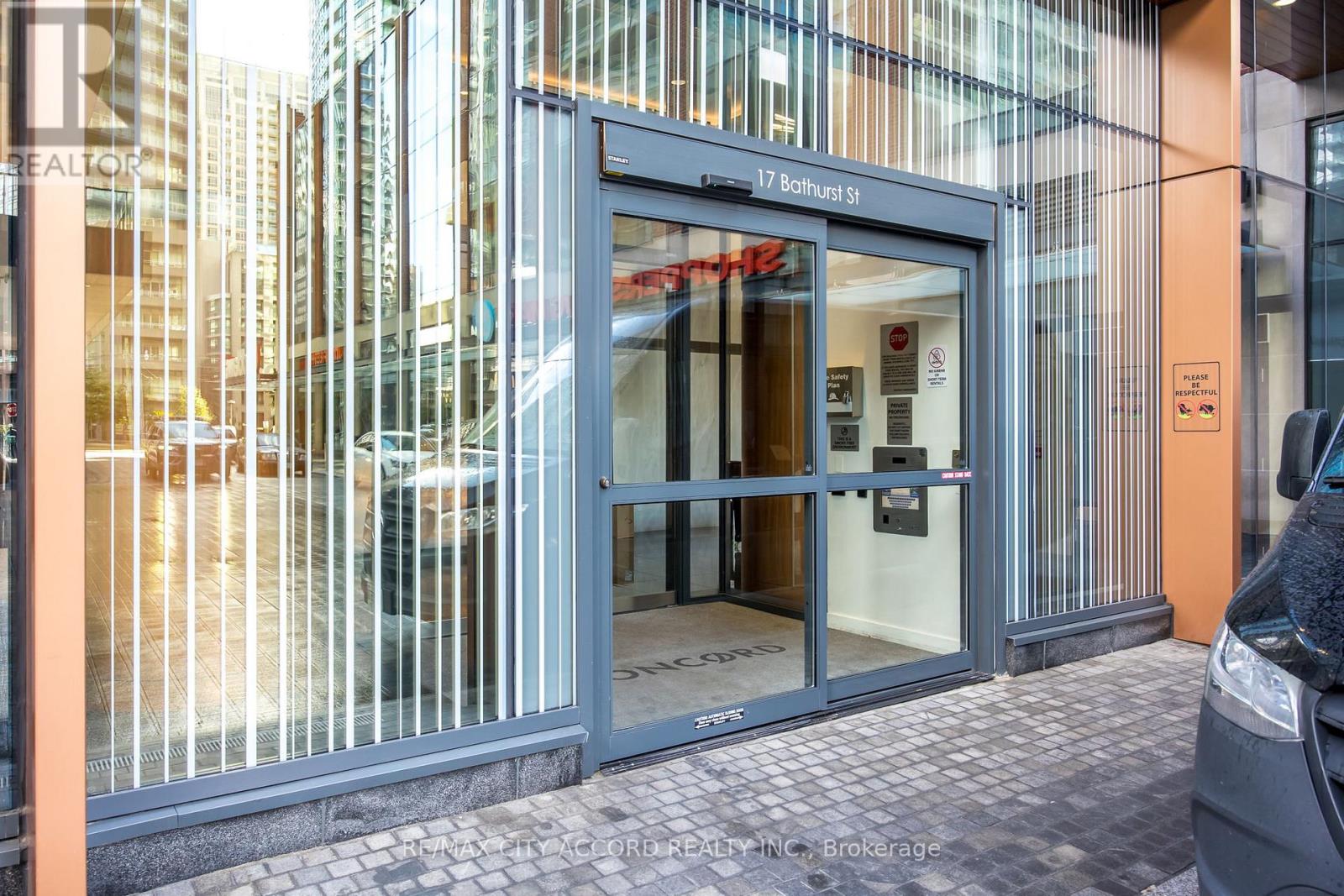 2015 - 17 Bathurst Street, Toronto, Ontario  M5V 0N1 - Photo 27 - C12789822