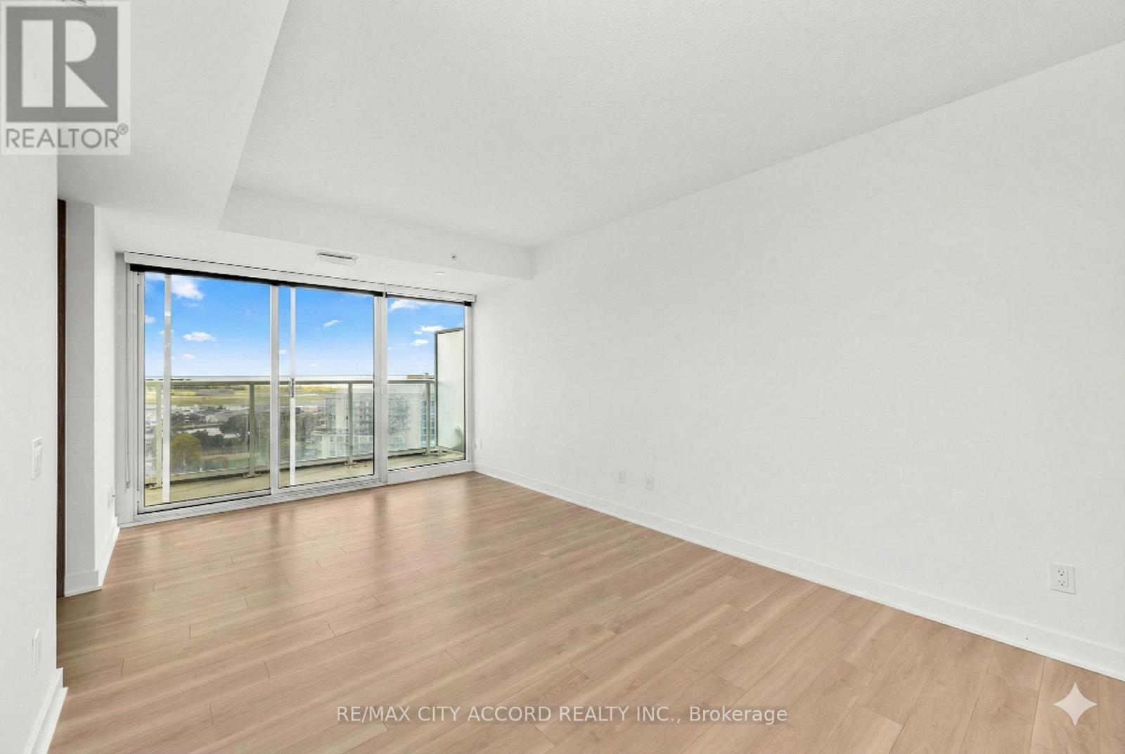 2015 - 17 Bathurst Street, Toronto, Ontario  M5V 0N1 - Photo 9 - C12789822