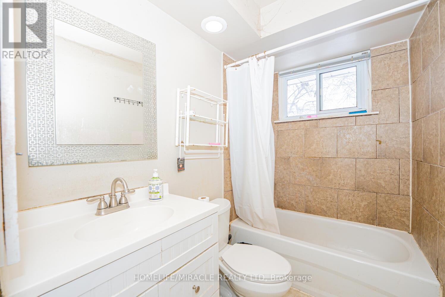 41 Duncannon Crescent, Brampton, Ontario  L6T 3E9 - Photo 19 - W12789788