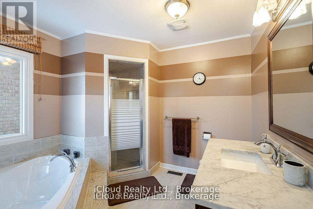 1615 Sir Monty's Drive, Mississauga, Ontario  L5N 4R1 - Photo 21 - W12789798