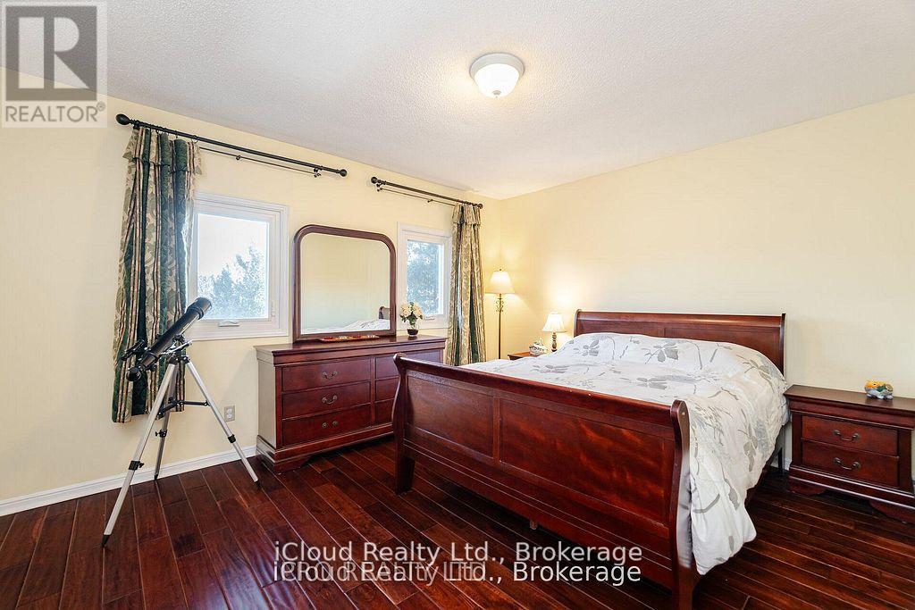 1615 Sir Monty's Drive, Mississauga, Ontario  L5N 4R1 - Photo 24 - W12789798