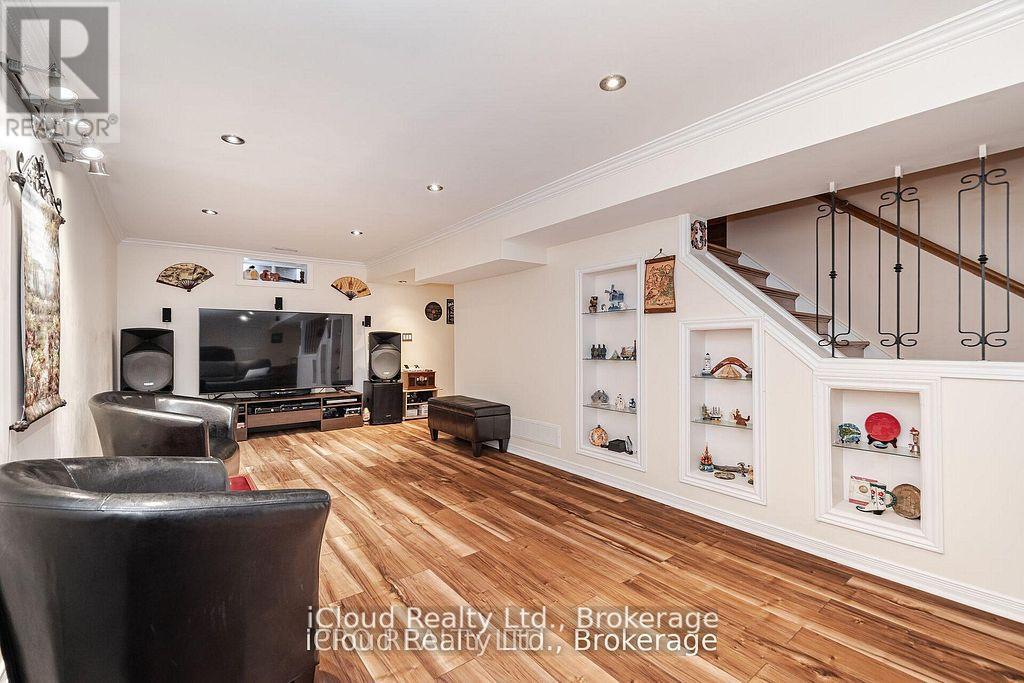 1615 Sir Monty's Drive, Mississauga, Ontario  L5N 4R1 - Photo 30 - W12789798