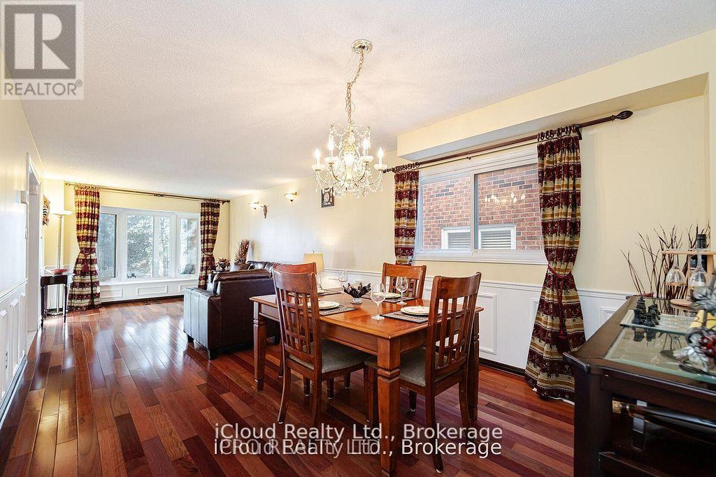 1615 Sir Monty's Drive, Mississauga, Ontario  L5N 4R1 - Photo 8 - W12789798