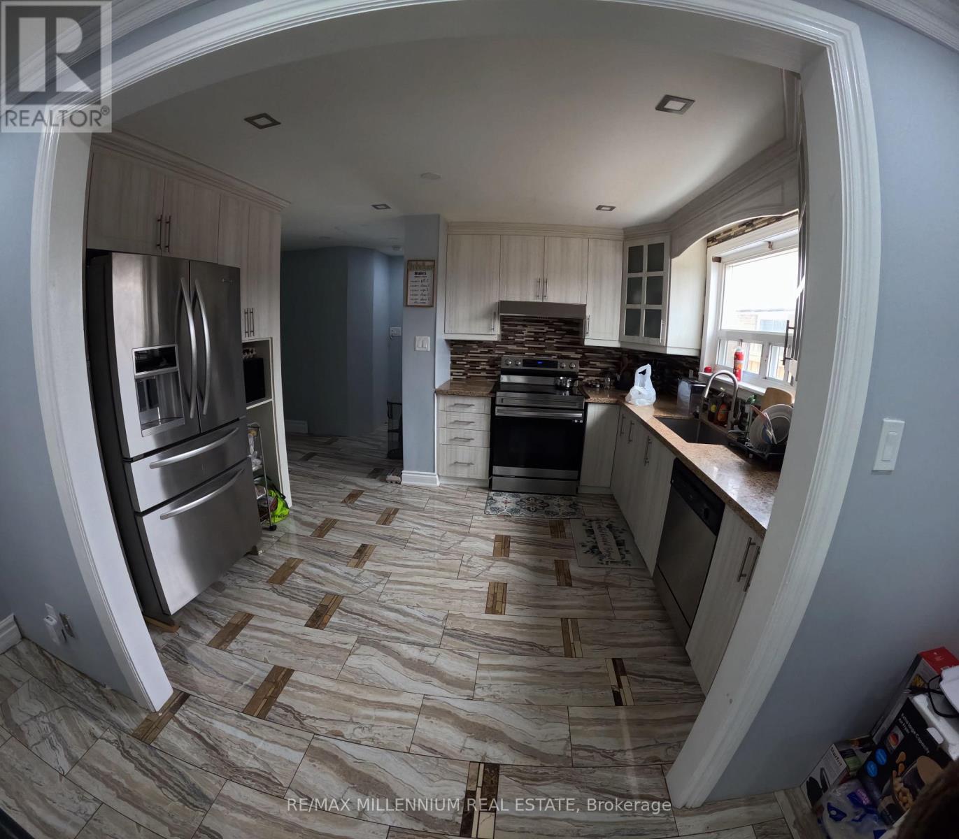 84 Dorset Drive S, Brampton, Ontario  L6T 2Y9 - Photo 18 - W12789804