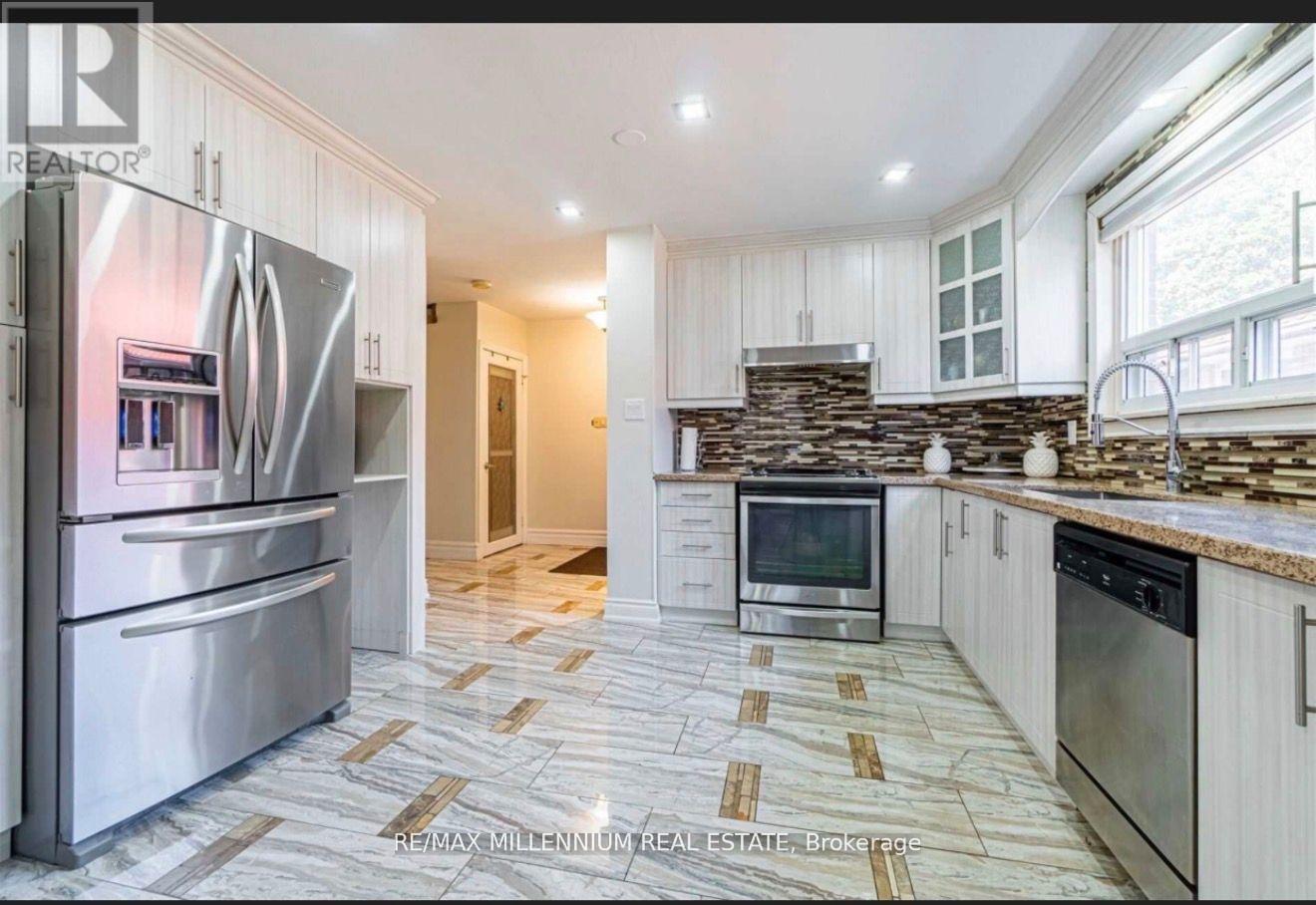 84 Dorset Drive S, Brampton, Ontario  L6T 2Y9 - Photo 6 - W12789804