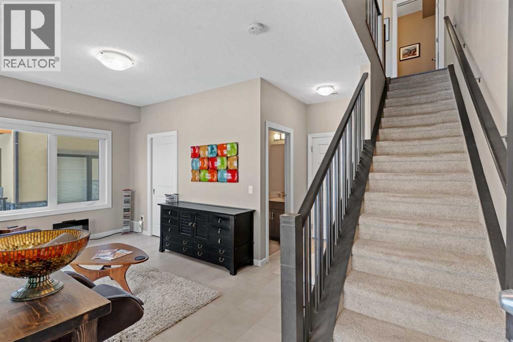403 Valley Ridge Manor Nw, Calgary, Alberta  T3B 6C4 - Photo 5 - A2283372
