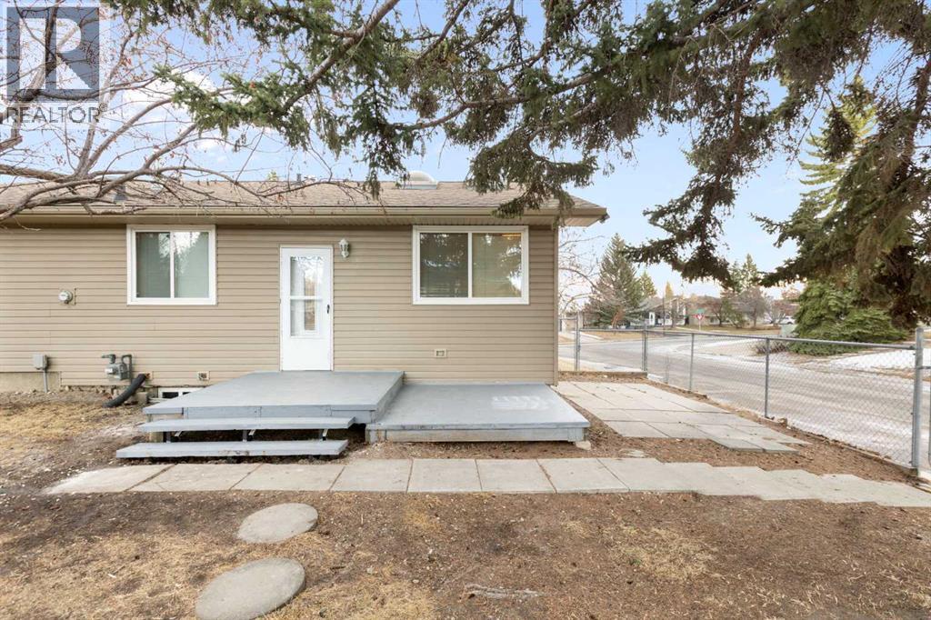 639 Canterbury Drive Sw, Calgary, Alberta  T2W 1J4 - Photo 38 - A2285699