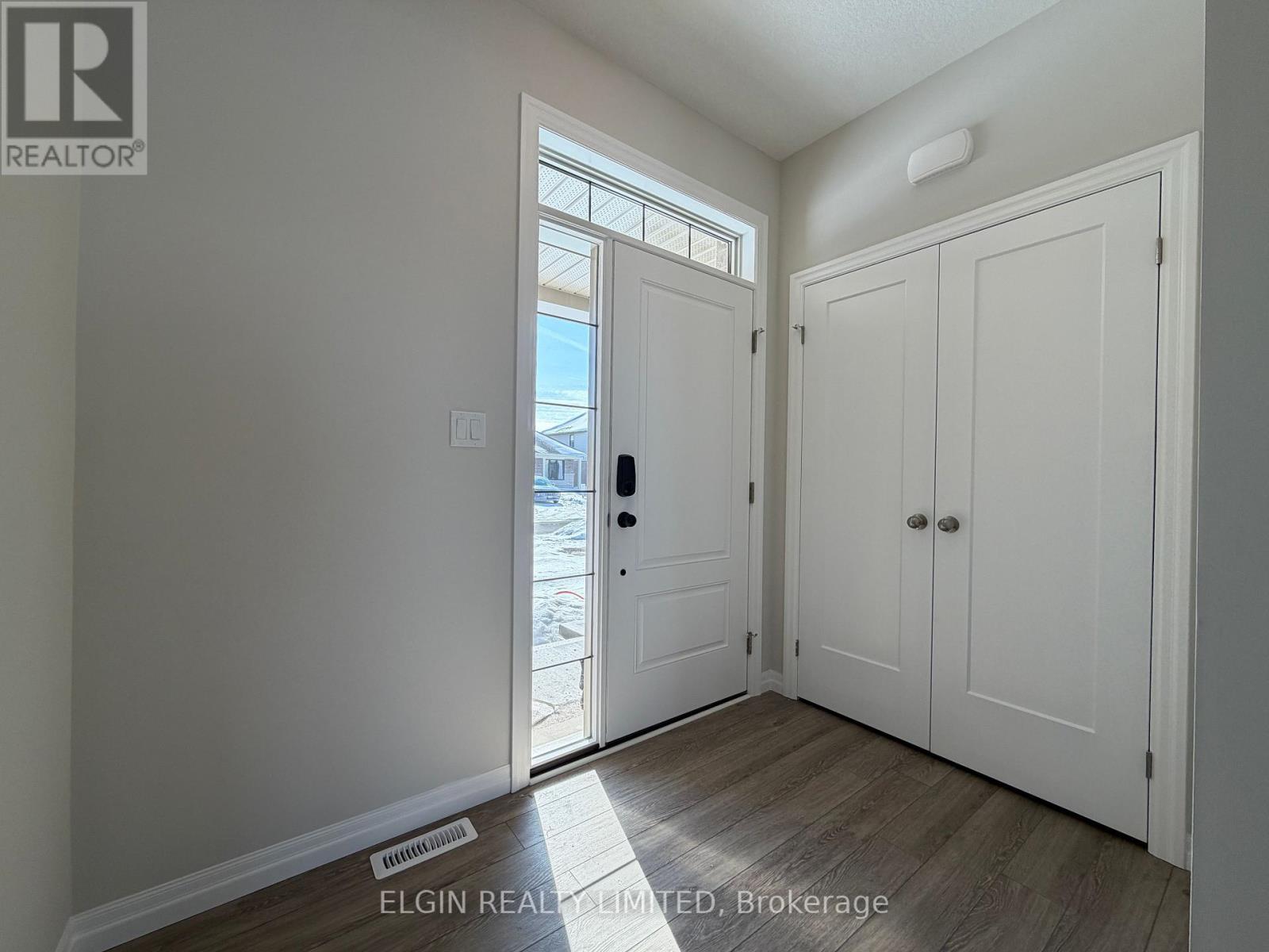 6 Canary Street, Tillsonburg, Ontario  N4G 0K4 - Photo 3 - X12513966